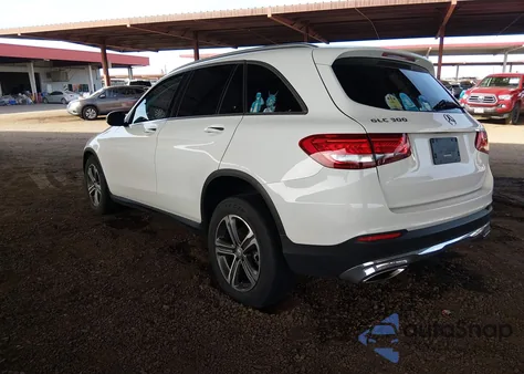 2016 Mercedes-Benz Glc 300 z USA, uszkodzony, nr VIN WDC0G4JB5GF104925